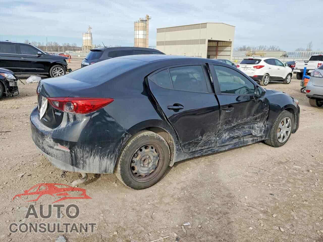 MAZDA 3 2018 - 3MZBN1U78JM176717