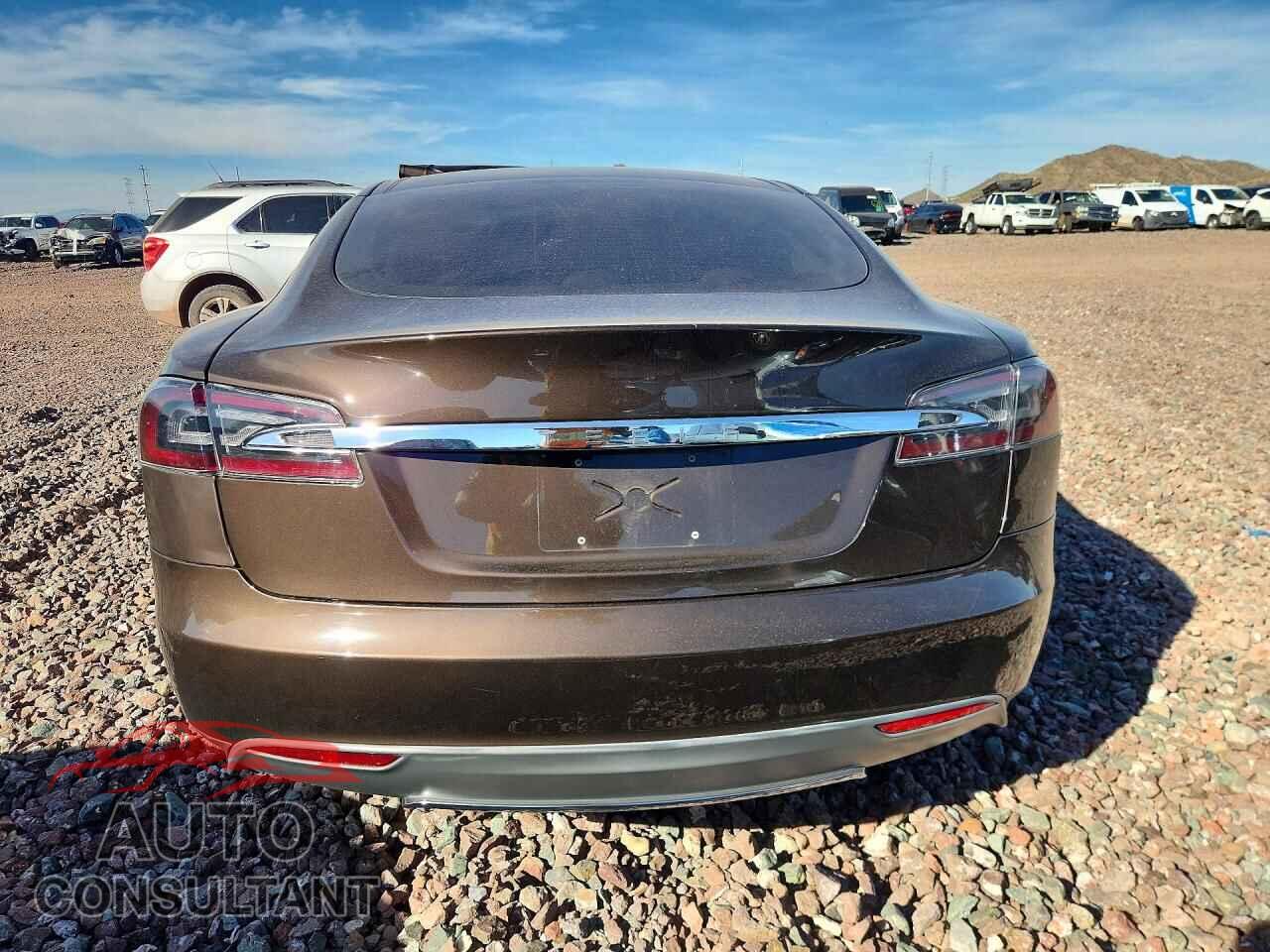 TESLA MODEL S 2013 - 5YJSA1CN6DFP12880