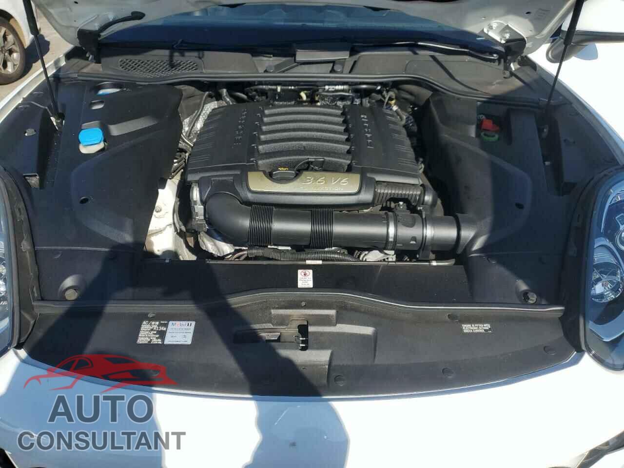 PORSCHE CAYENNE 2016 - WP1AA2A23GLA08159