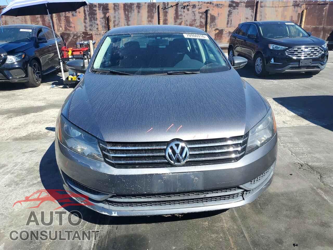 VOLKSWAGEN PASSAT 2012 - 1VWAP7A32CC032479