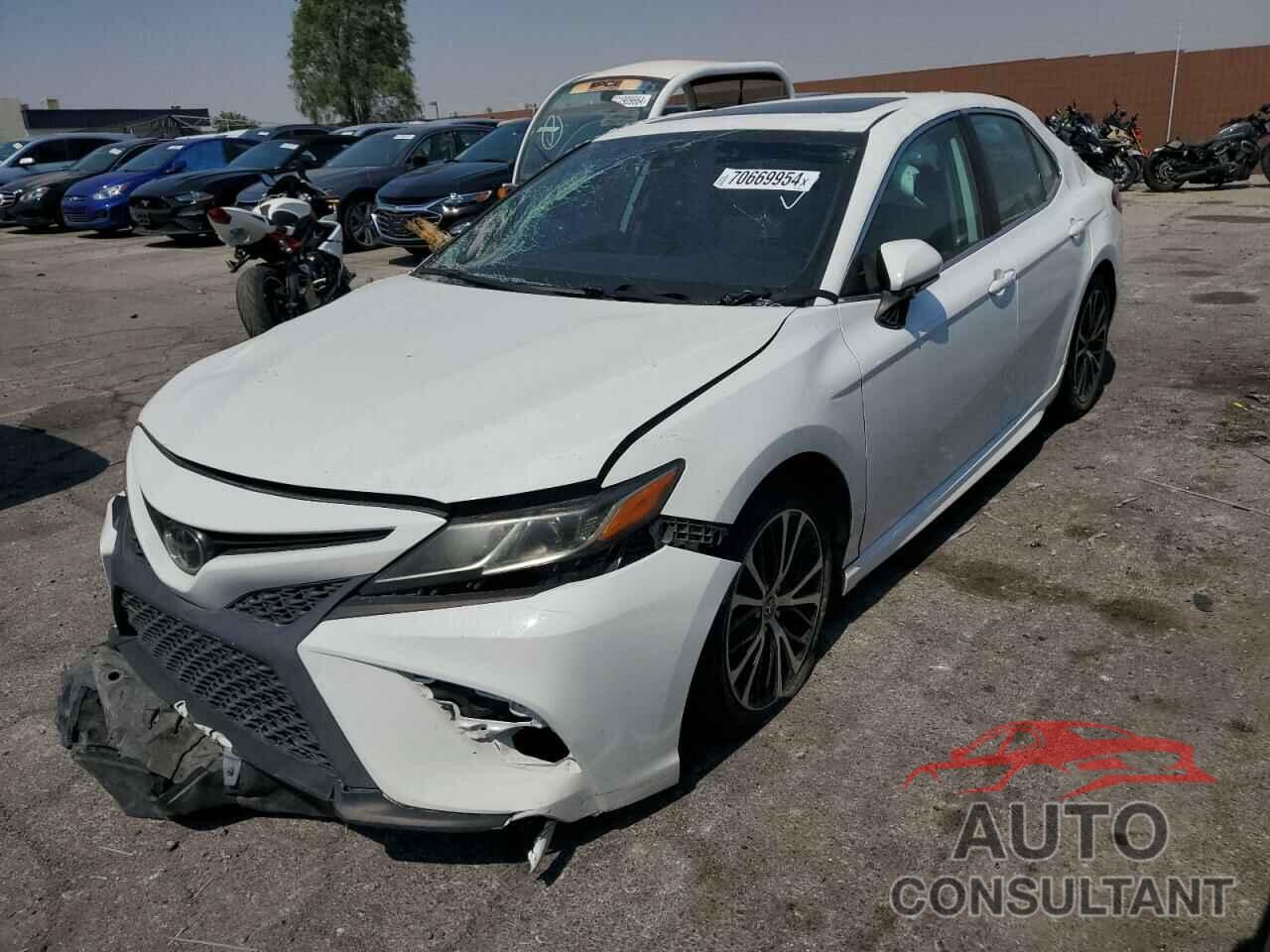 TOYOTA CAMRY 2020 - 4T1J11AK3LU400232