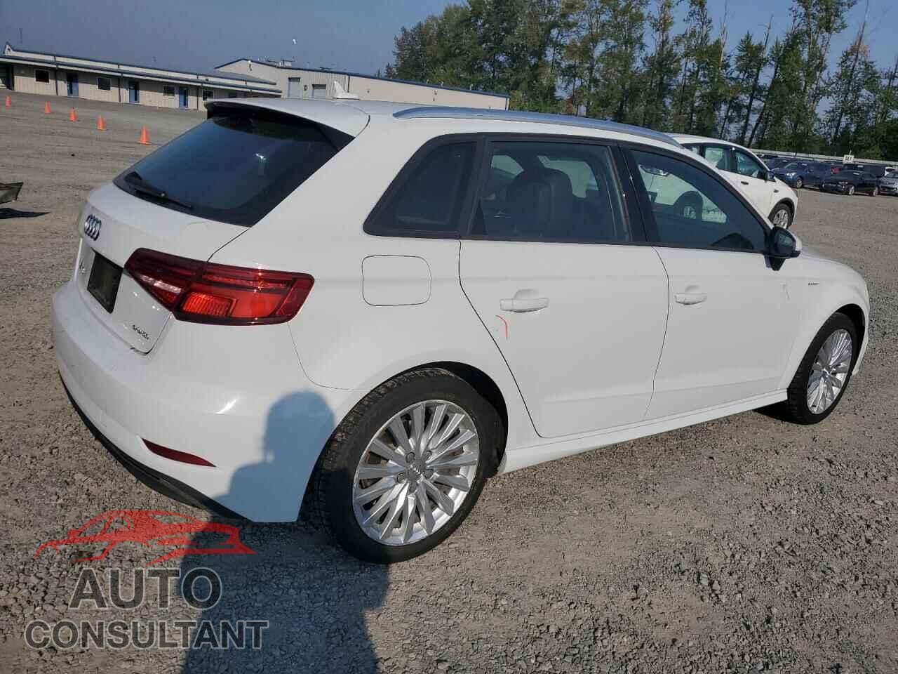 AUDI A3 2018 - WAUUPBFF2JA065641