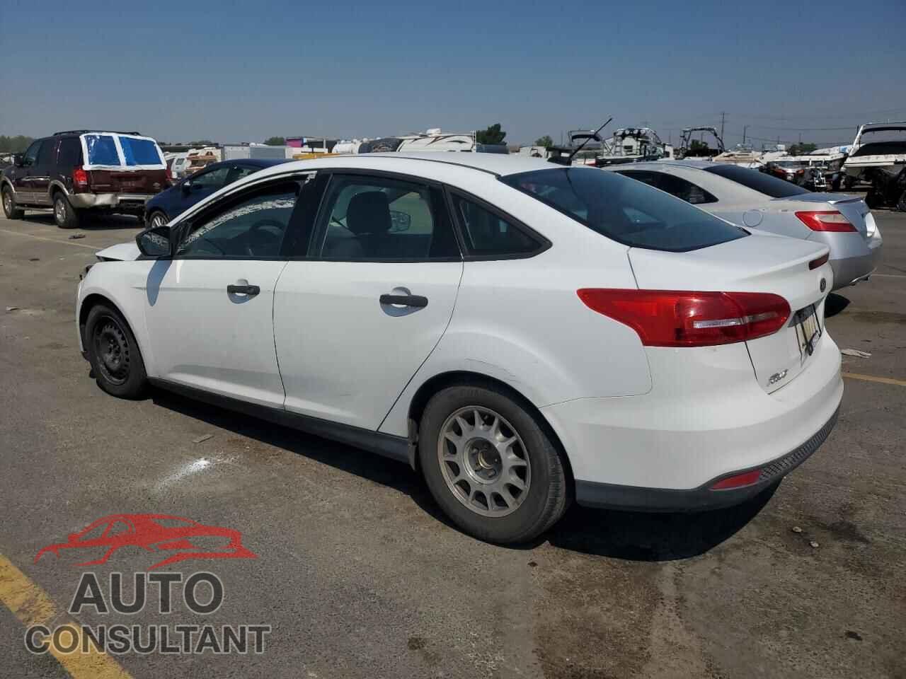 FORD FOCUS 2015 - 1FADP3E26FL342123