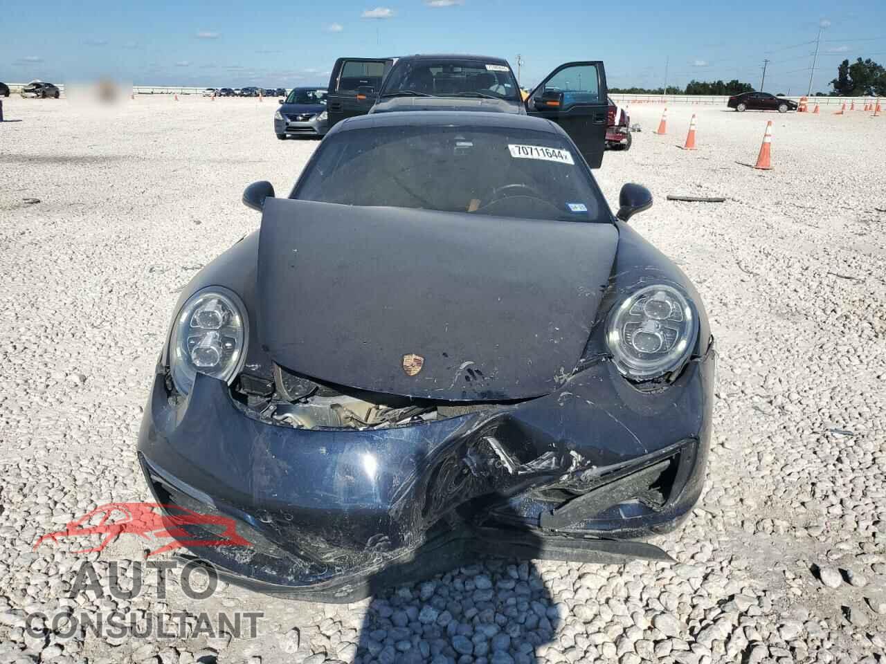 PORSCHE 911 2018 - WP0AA2A90JS106089