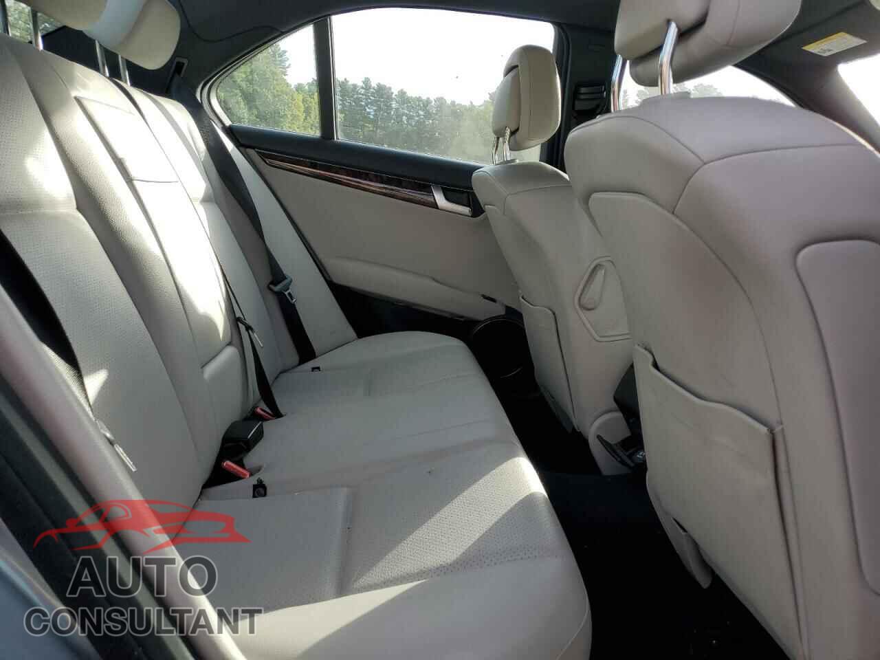 MERCEDES-BENZ C-CLASS 2012 - WDDGF8BB2CR226251