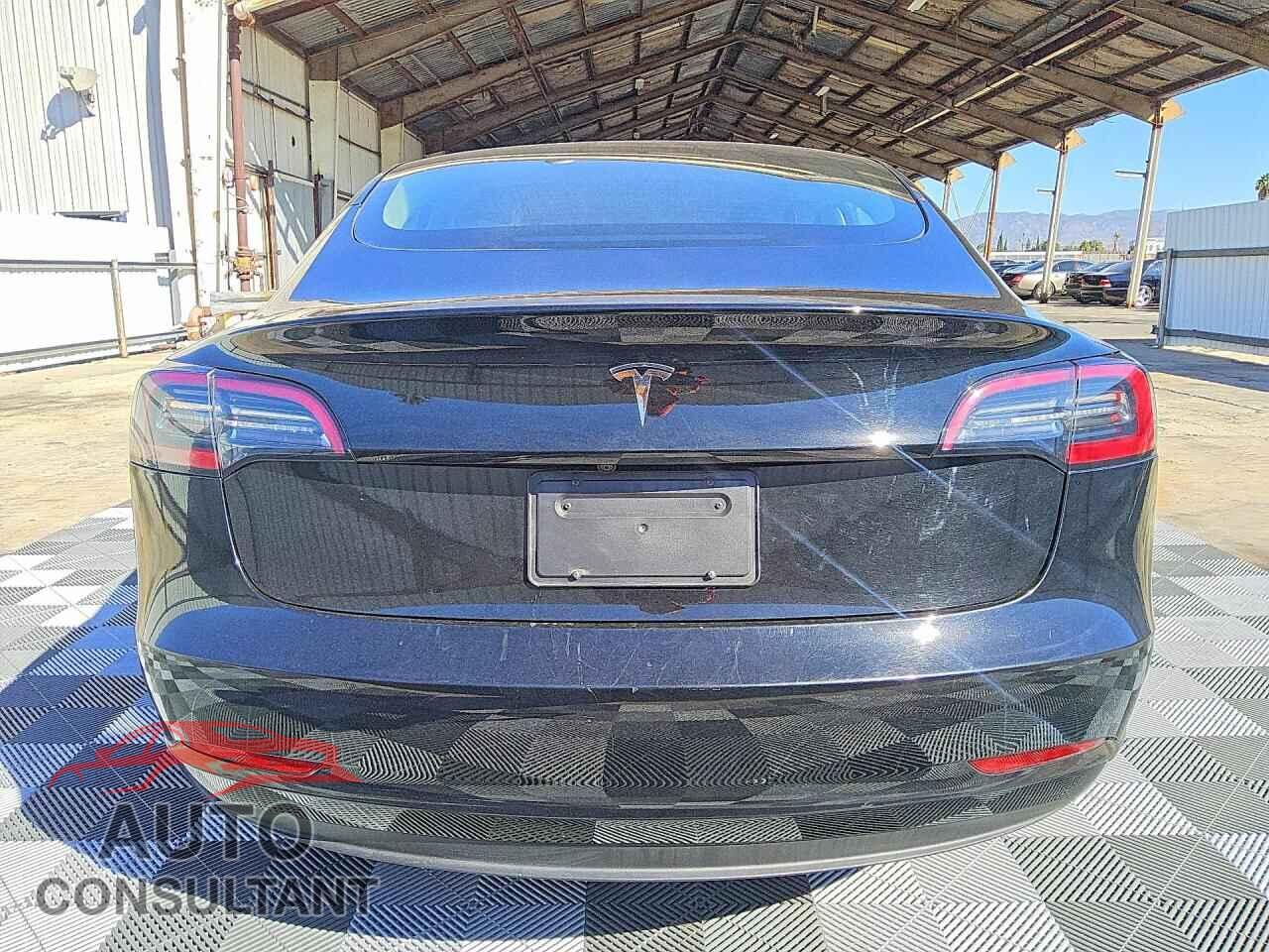 TESLA MODEL 3 2023 - 5YJ3E1EA5PF454679