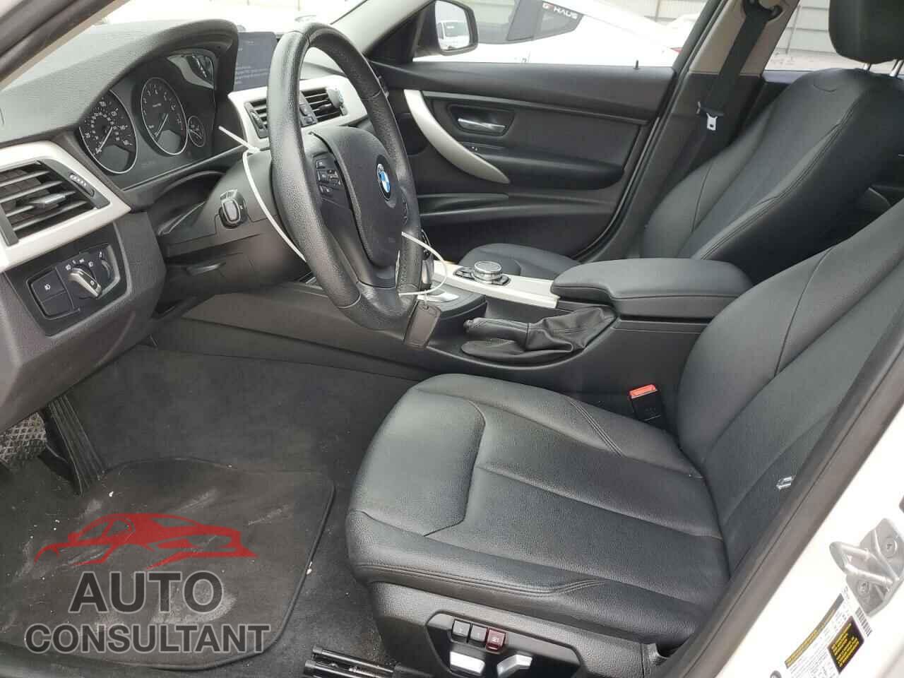 BMW 3 SERIES 2016 - WBA8E5G55GNU20964