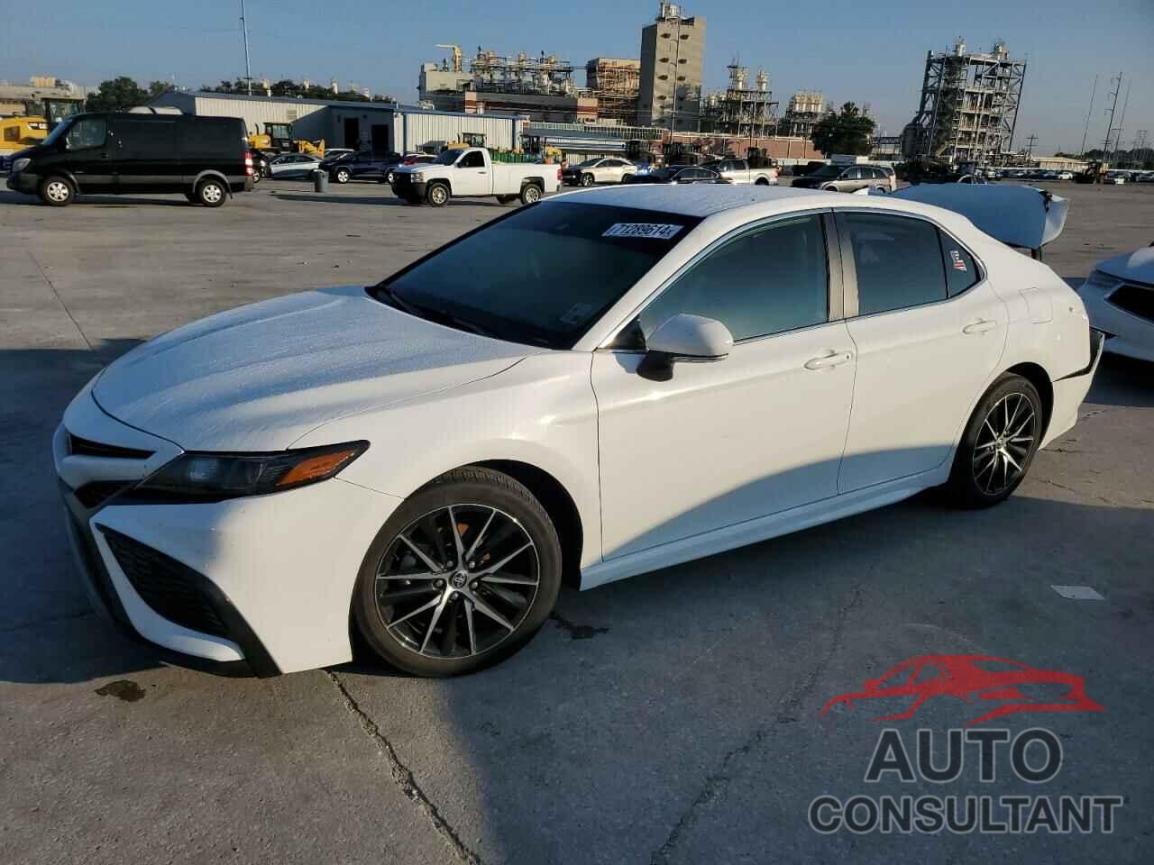 TOYOTA CAMRY 2023 - 4T1G11AK2PU786660