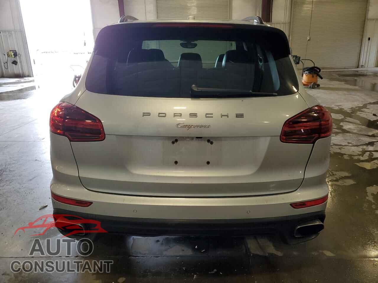 PORSCHE CAYENNE 2017 - WP1AA2A29HKA88073