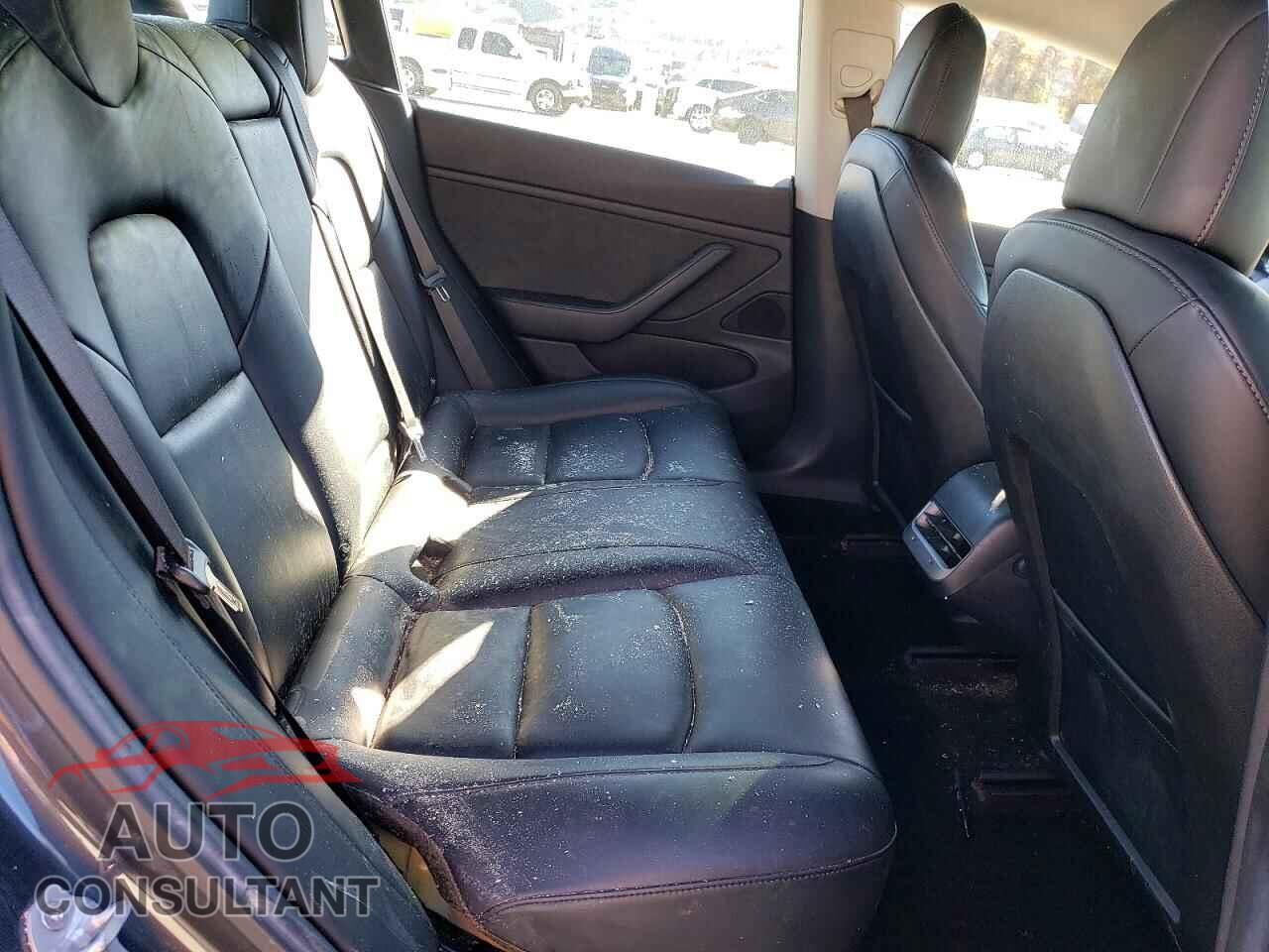 TESLA MODEL 3 2018 - 5YJ3E1EA5JF036677