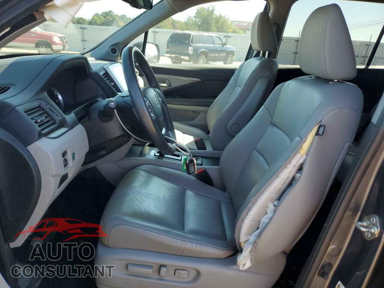 HONDA PILOT 2017 - 5FNYF5H79HB003797