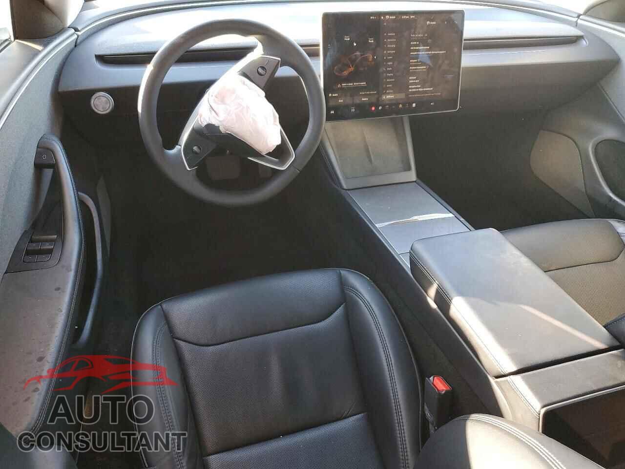 TESLA MODEL 3 2024 - 5YJ3E1EA8RF829449