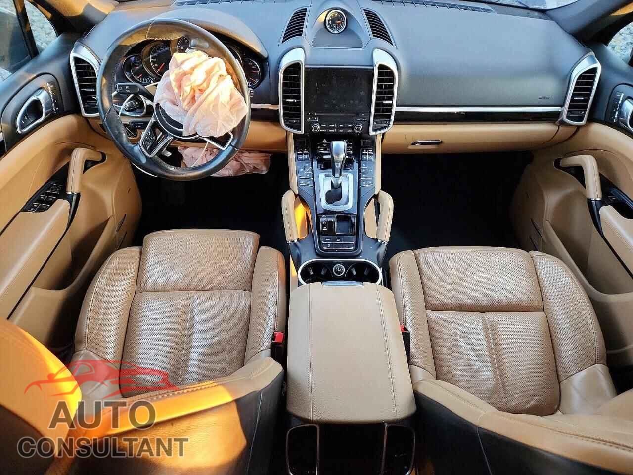 PORSCHE CAYENNE 2017 - WP1AA2A24HKA89888