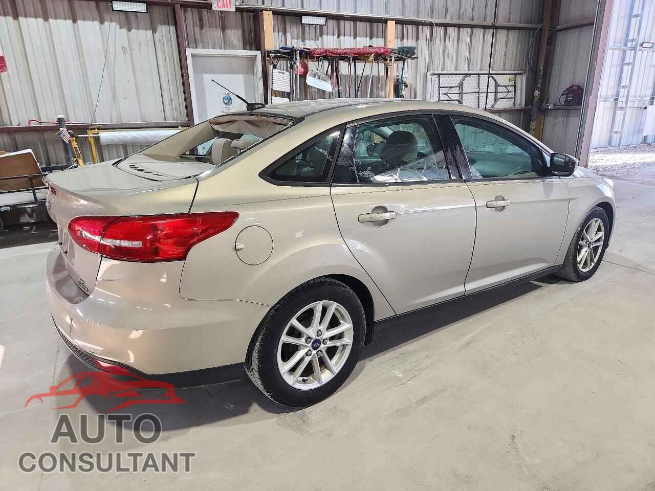 FORD FOCUS 2015 - 1FADP3F29FL231242