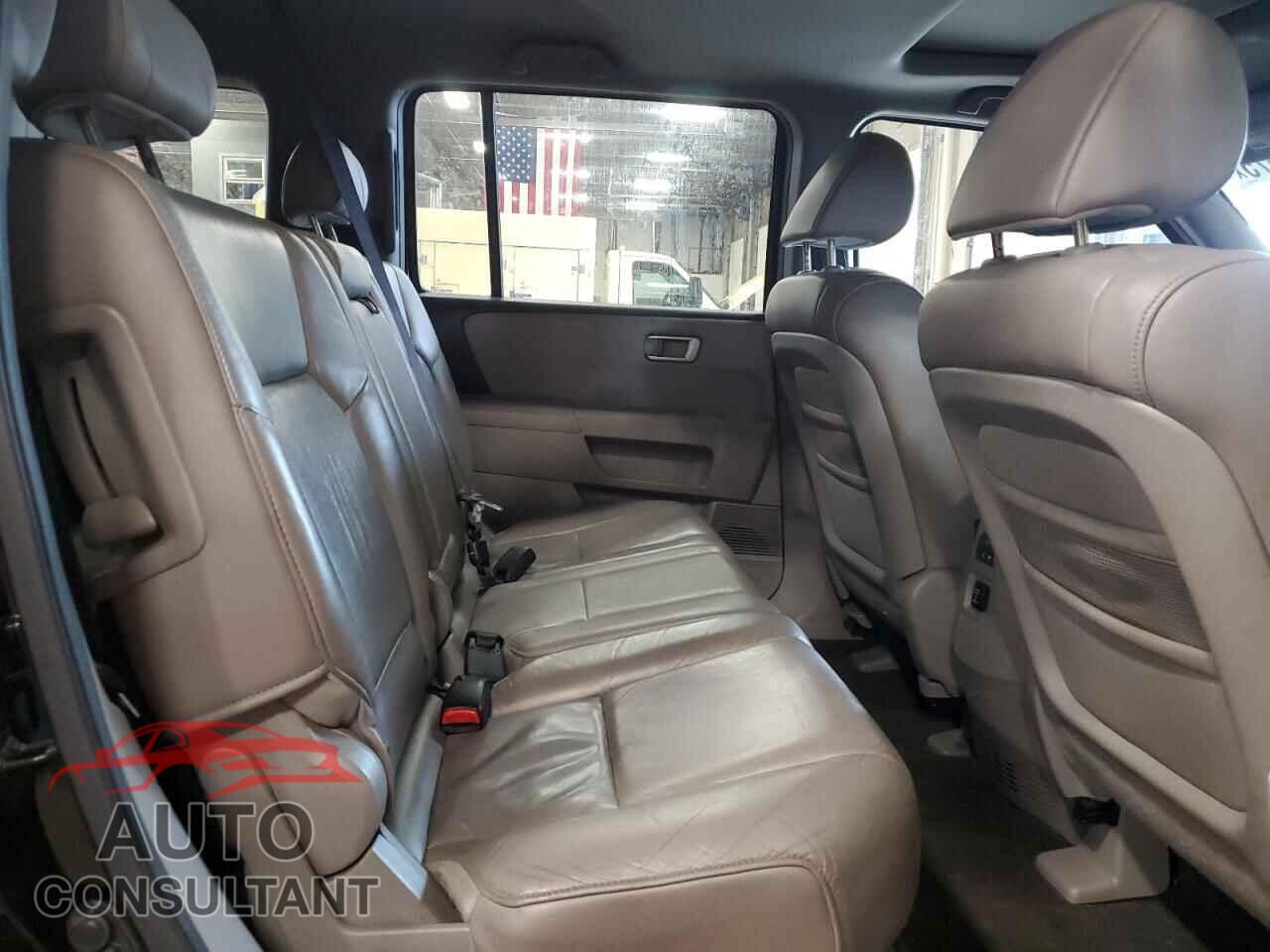 HONDA PILOT 2011 - 5FNYF4H52BB039864