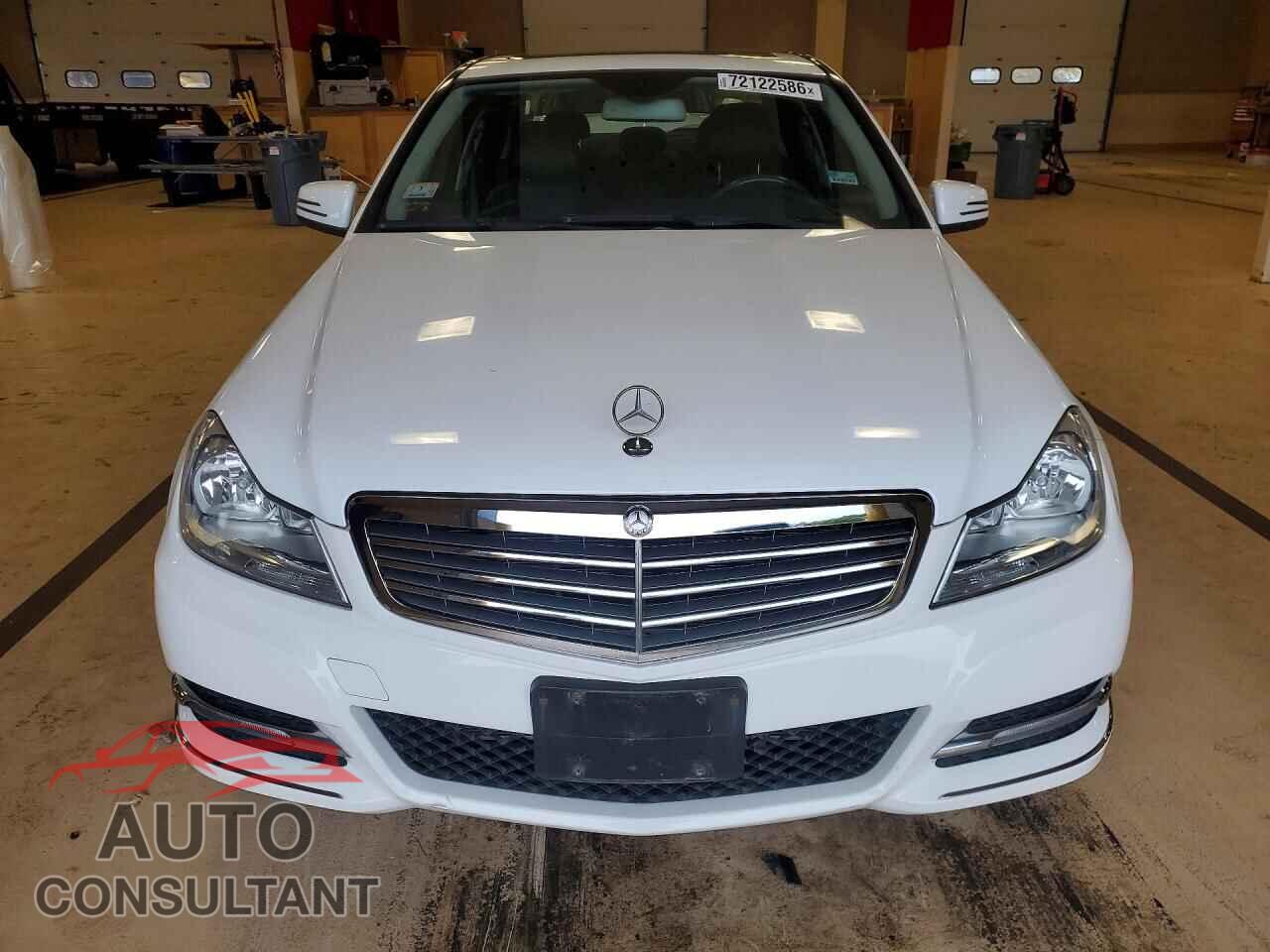 MERCEDES-BENZ C-CLASS 2013 - WDDGF8AB6DR270112