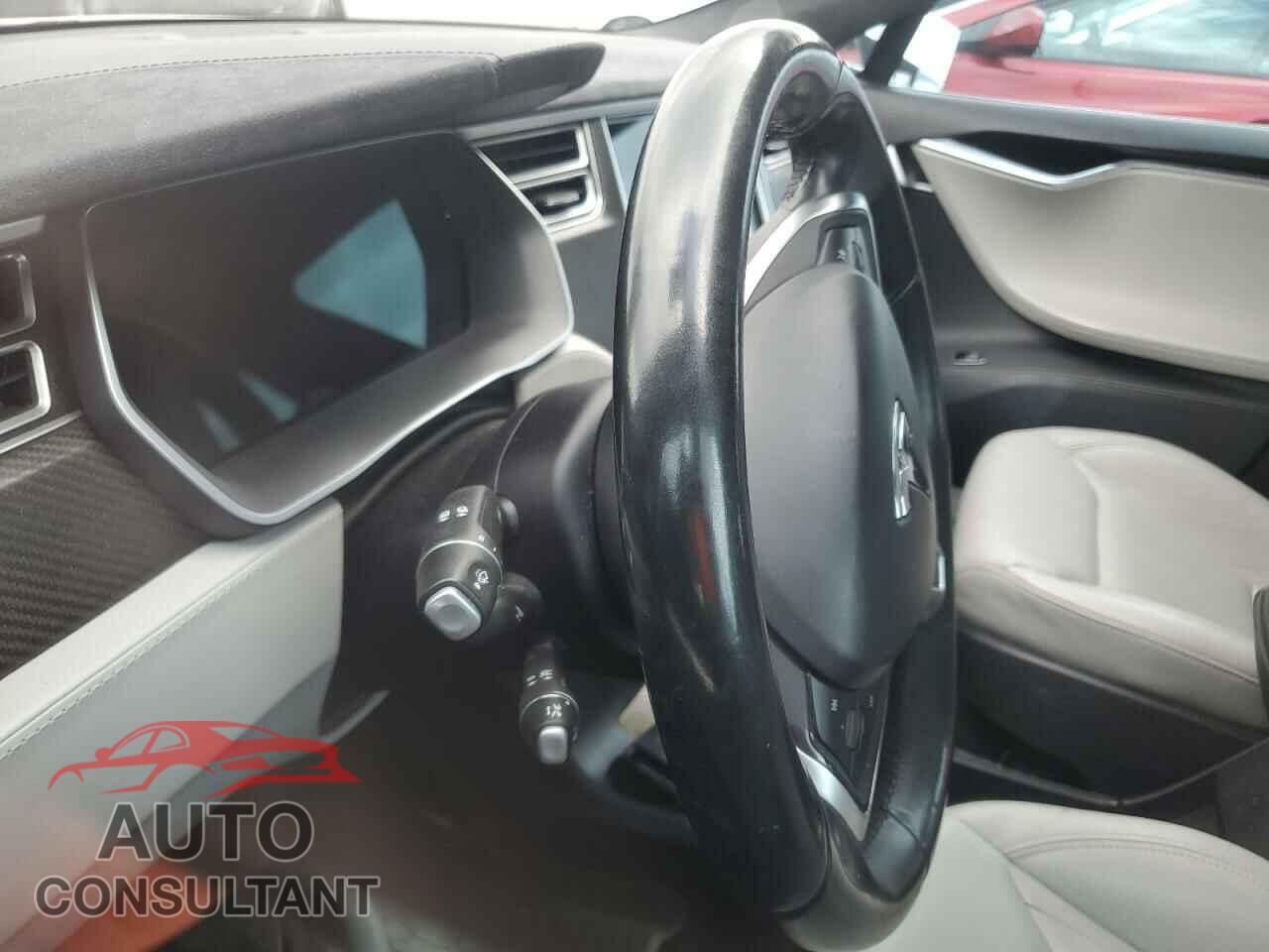 TESLA MODEL S 2015 - 5YJSA1E45FF106123