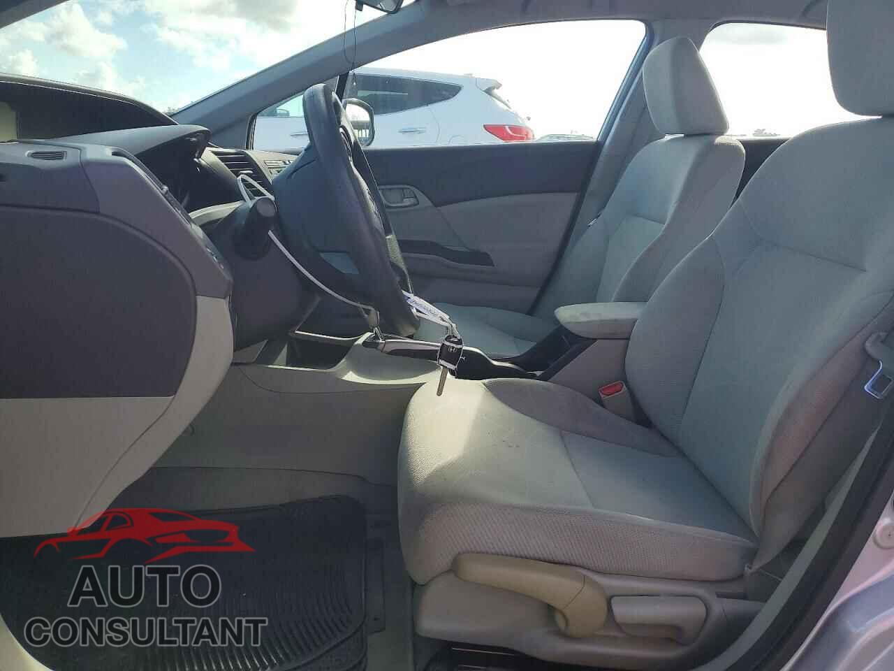 HONDA CIVIC 2012 - 2HGFB2F52CH563653