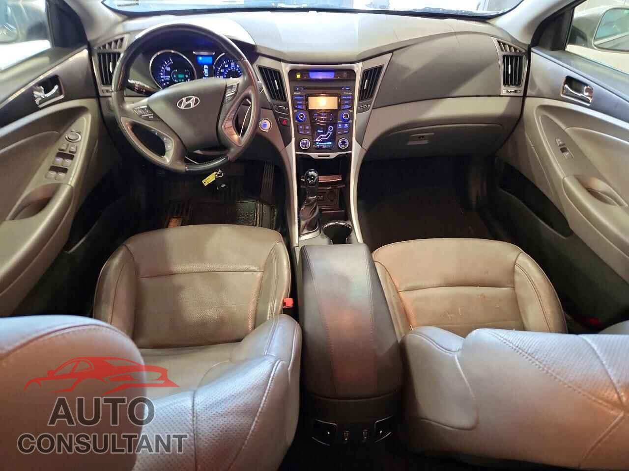 HYUNDAI SONATA 2012 - KMHEC4A48CA036180