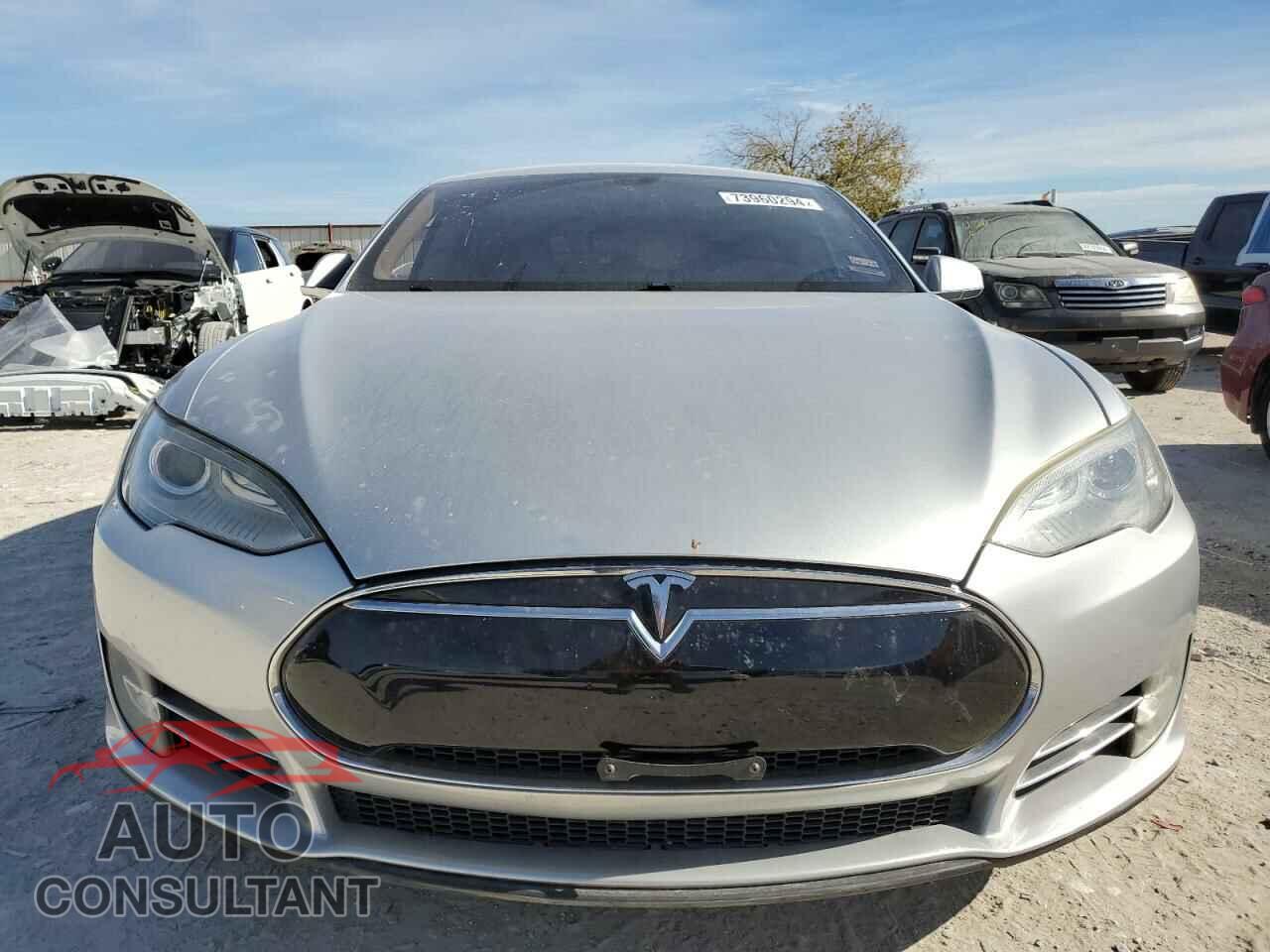 TESLA MODEL S 2013 - 5YJSA1DN2DFP10848