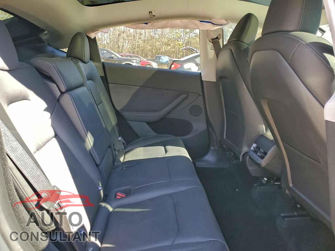 TESLA MODEL Y 2024 - 7SAYGDEE2RA333583