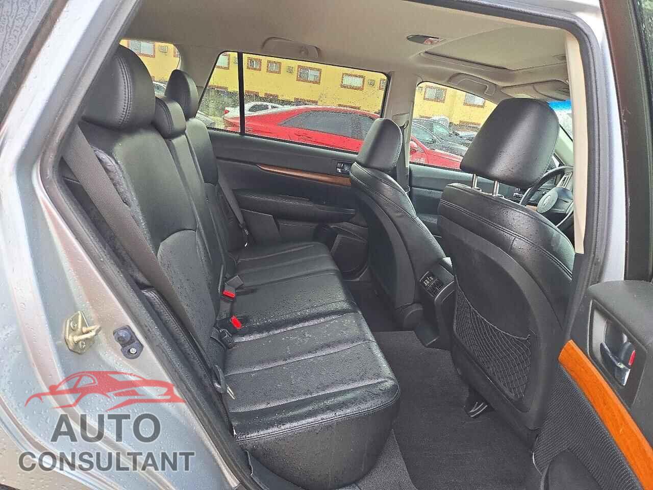 SUBARU OUTBACK 2014 - 4S4BRBLC8E3307501