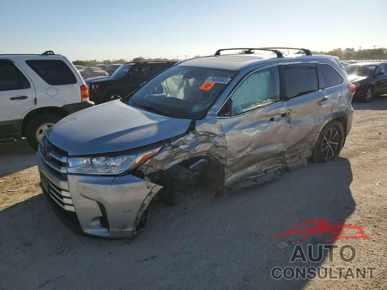TOYOTA HIGHLANDER 2019 - 5TDJZRFH5KS586349