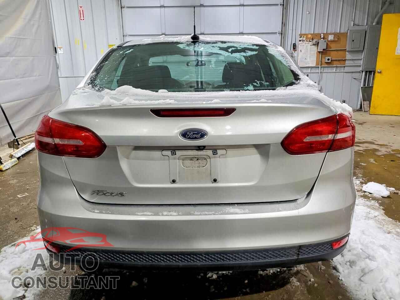 FORD FOCUS 2018 - 1FADP3E29JL298093