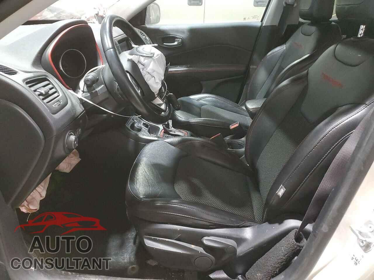 JEEP COMPASS 2020 - 3C4NJDDB5LT118607