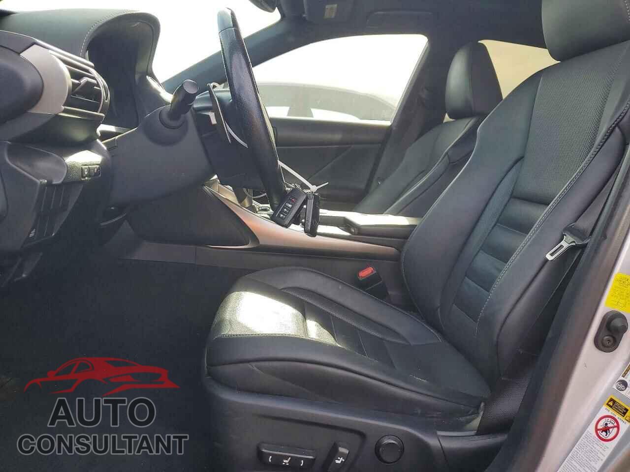 LEXUS IS 2015 - JTHBF1D29F5074021