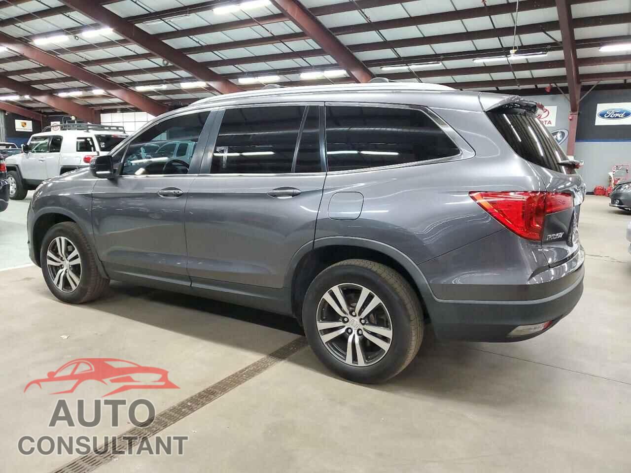 HONDA PILOT 2018 - 5FNYF6H57JB017501