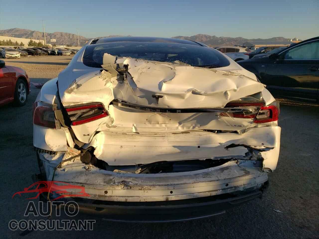 TESLA MODEL S 2015 - 5YJSA1E20FF116363