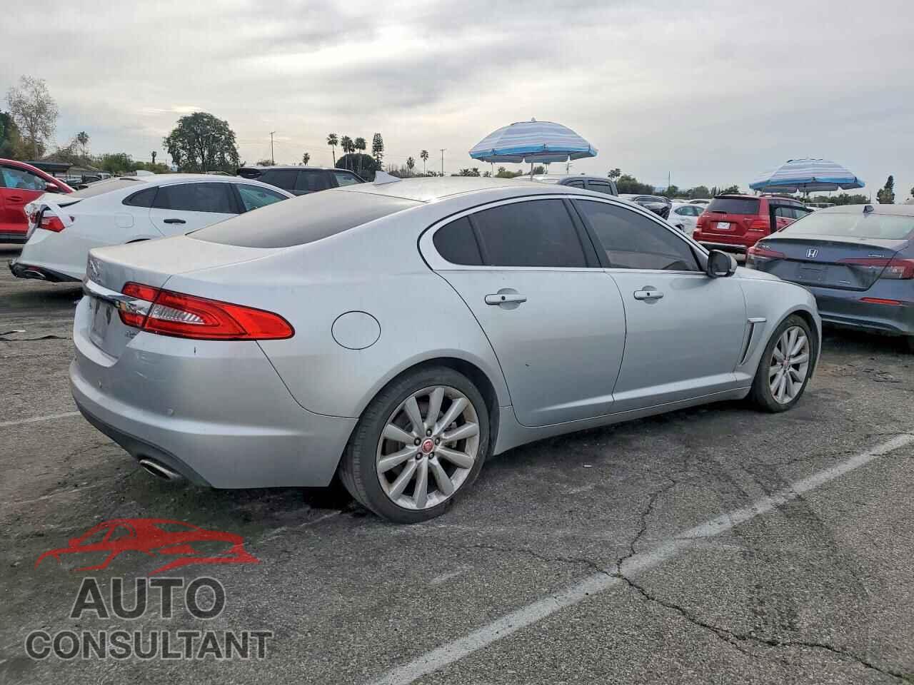 JAGUAR XF 2014 - SAJWA0EX2E8U32905