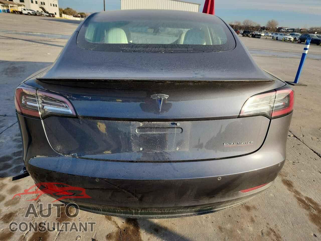 TESLA MODEL 3 2018 - 5YJ3E1EB0JF080997