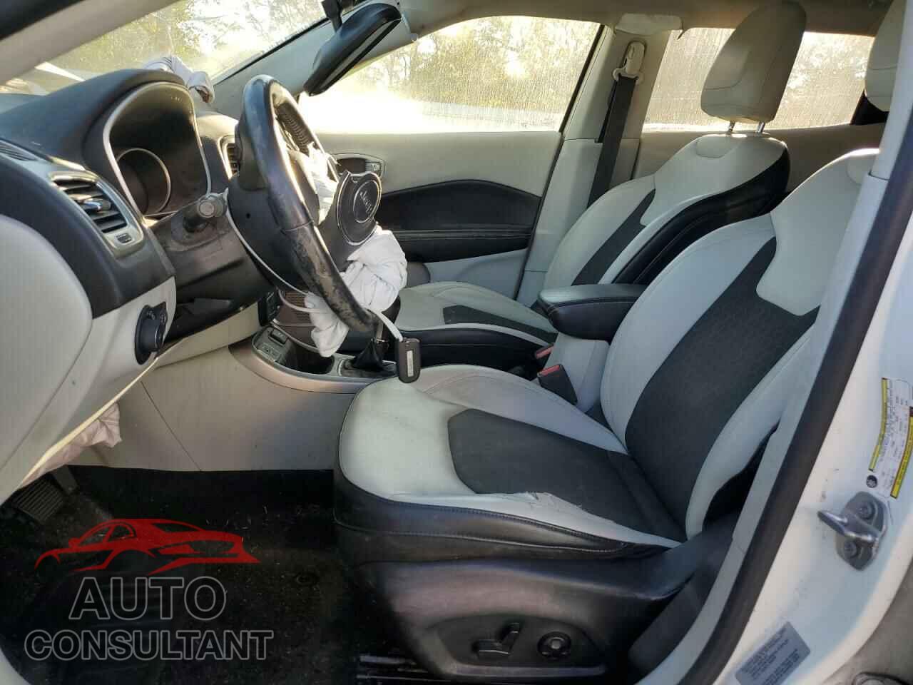 JEEP COMPASS 2017 - 3C4NJCBB0HT653039