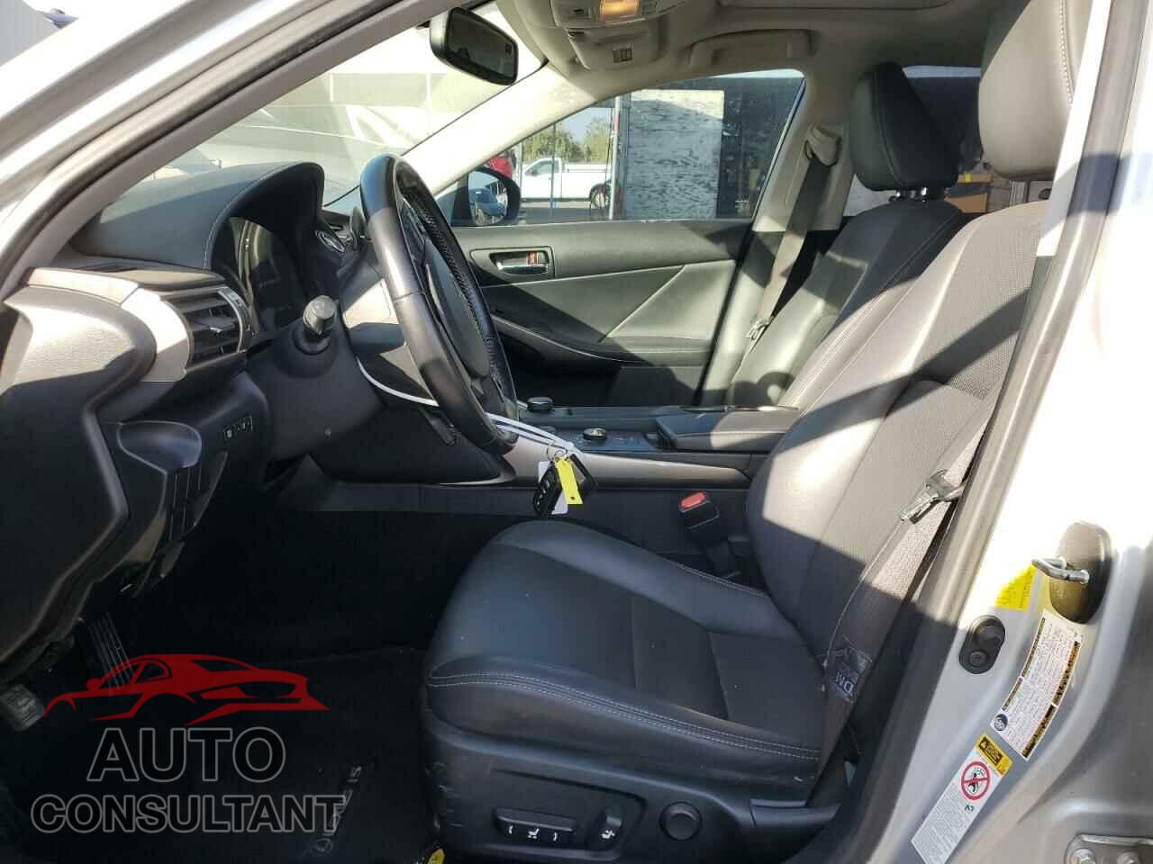 LEXUS IS 2016 - JTHBA1D21G5018607