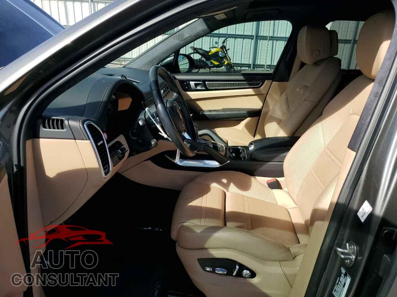 PORSCHE CAYENNE 2019 - WP1AF2AY6KDA81423