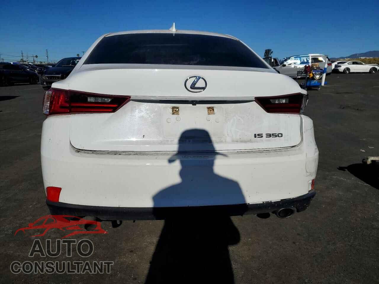 LEXUS IS 2014 - JTHBE1D29E5013219