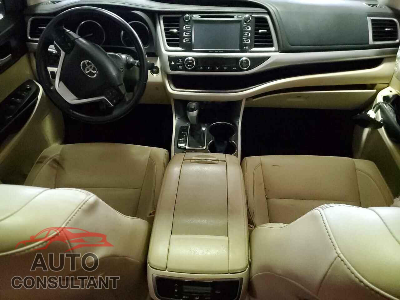 TOYOTA HIGHLANDER 2018 - 5TDJZRFH5JS486928