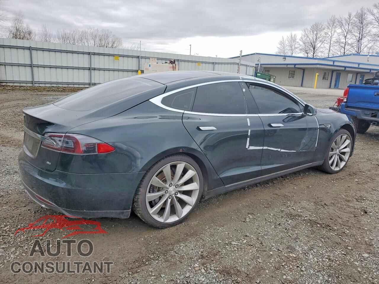 TESLA MODEL S 2013 - 5YJSA1DN5DFP06017
