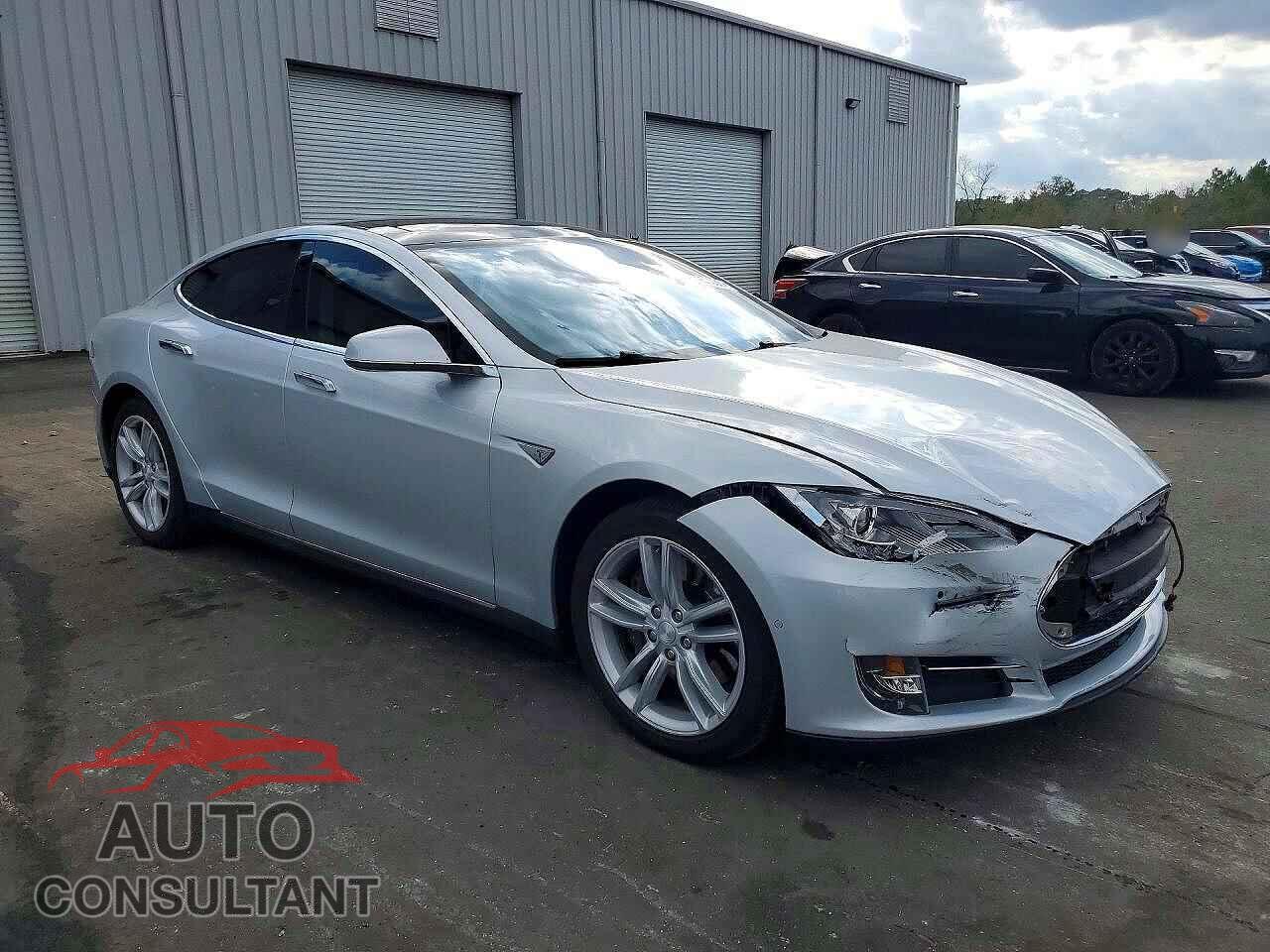 TESLA MODEL S 2014 - 5YJSA1H11EFP61511