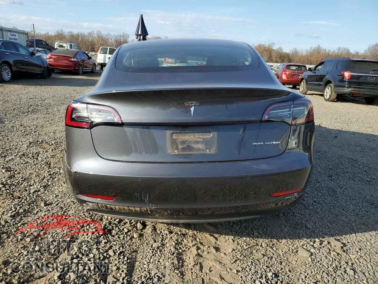 TESLA MODEL 3 2018 - 5YJ3E1EB7JF087106