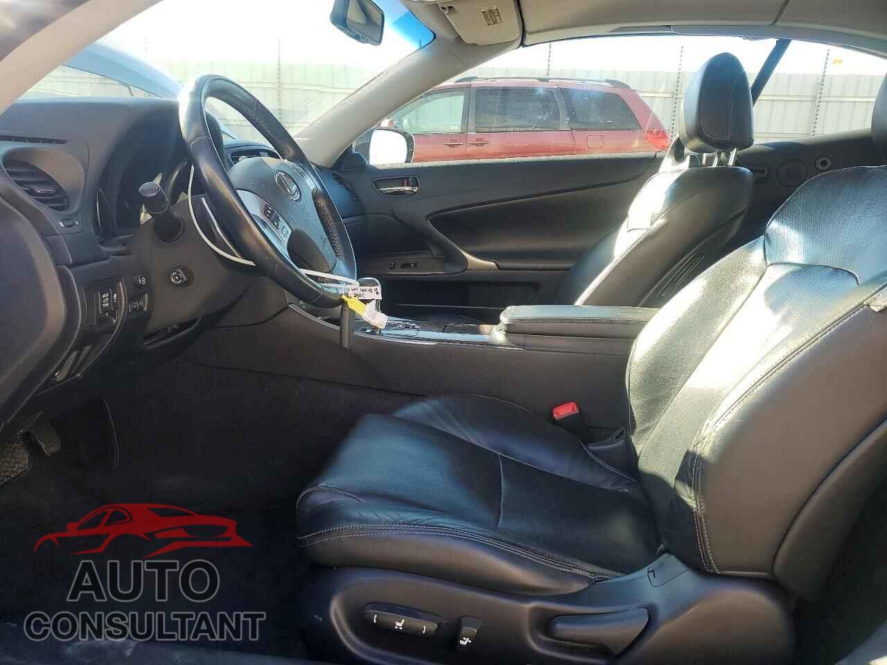 LEXUS IS 2011 - JTHFF2C22B2516254
