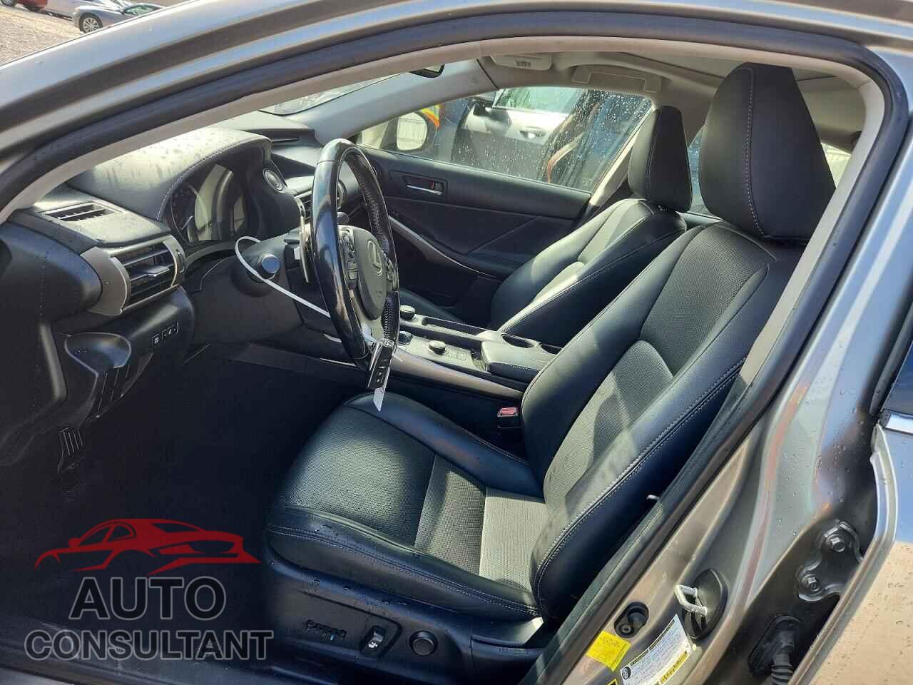 LEXUS IS 2015 - JTHBF1D20F5075302
