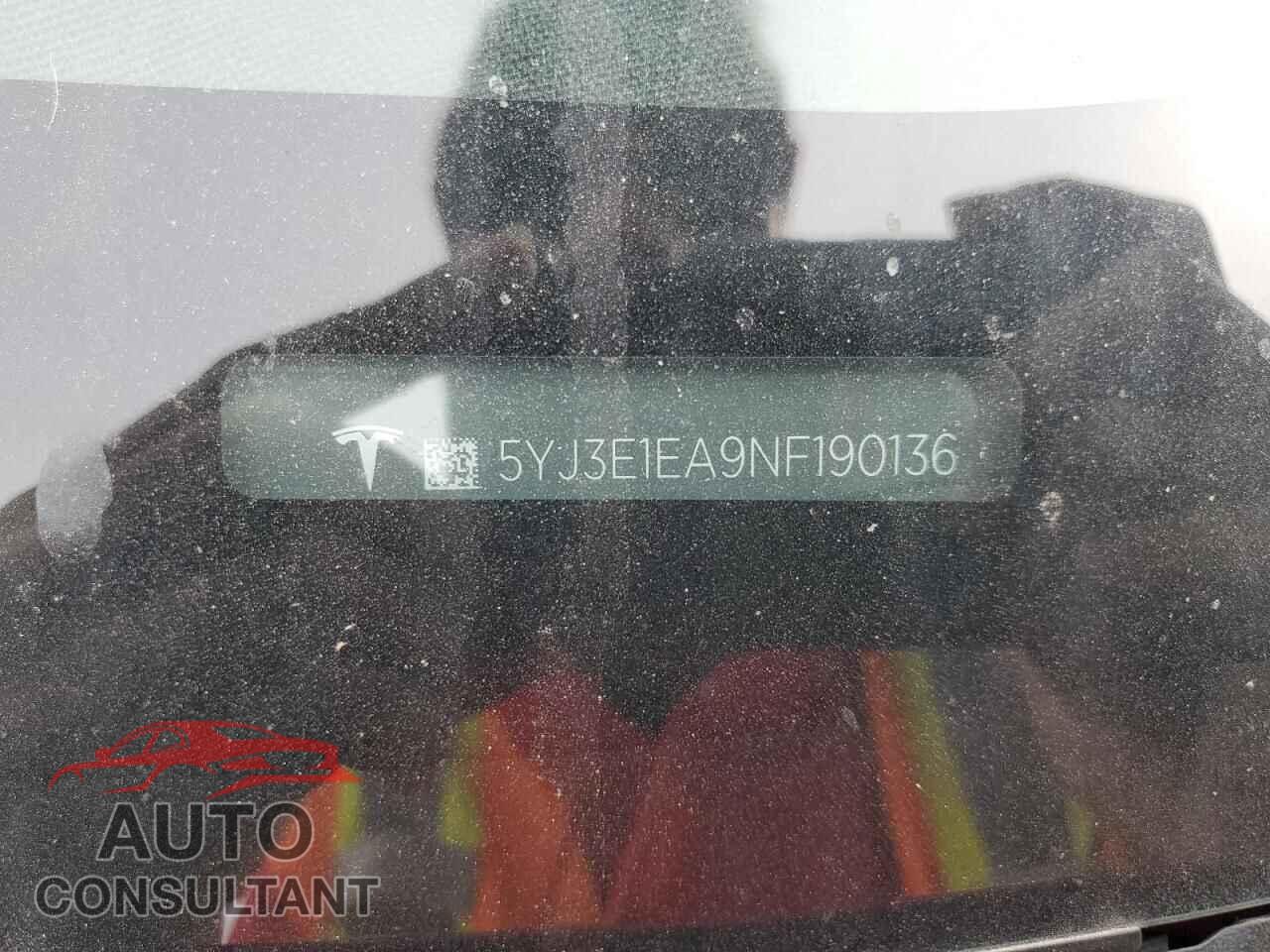 TESLA MODEL 3 2022 - 5YJ3E1EA9NF190136