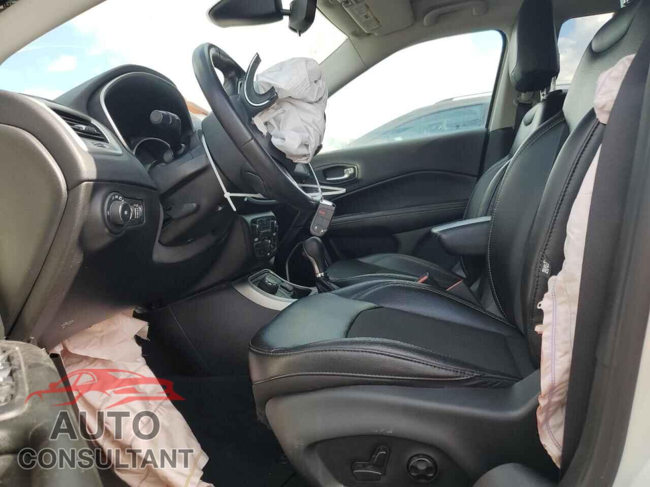 JEEP COMPASS 2020 - 3C4NJDBB0LT216575