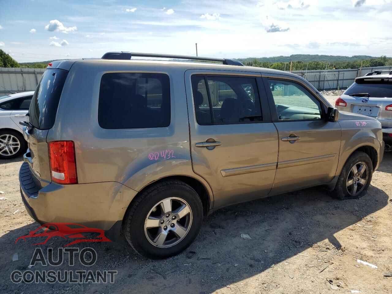 HONDA PILOT 2011 - 5FNYF4H63BB104360