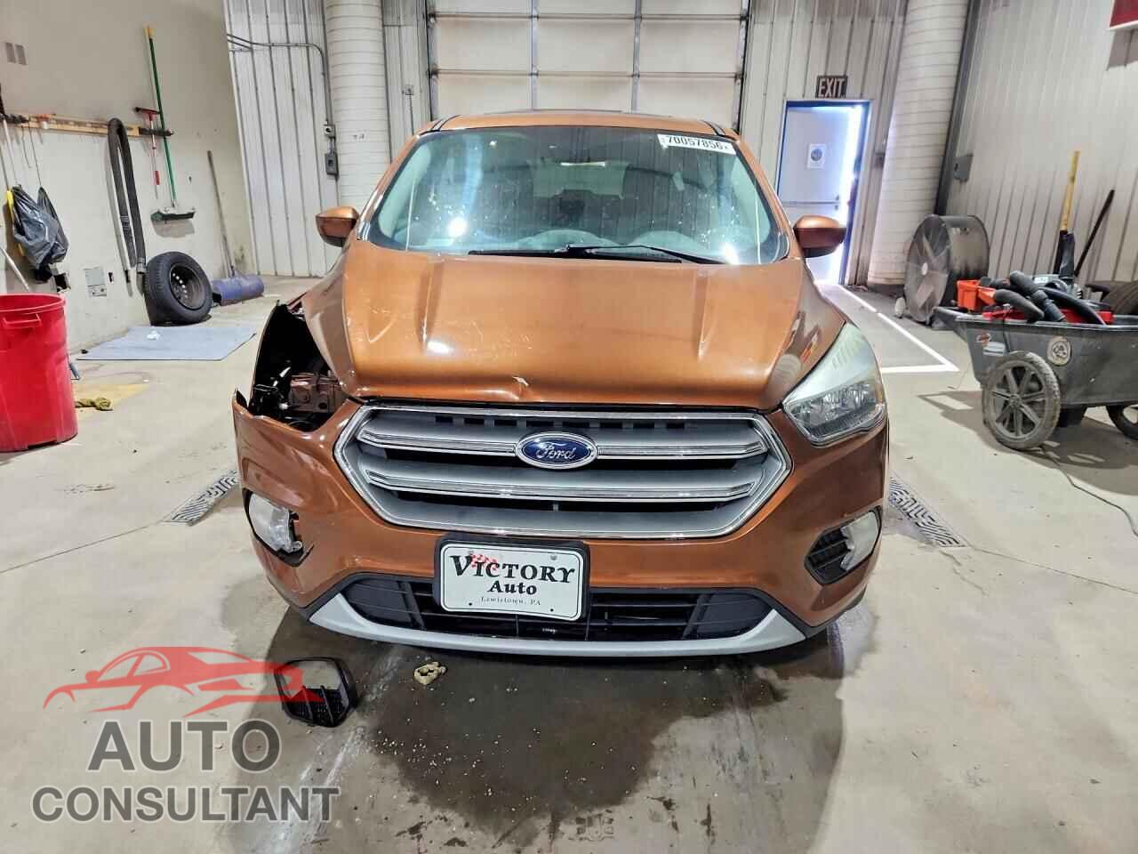 FORD ESCAPE 2017 - 1FMCU9G99HUB04688