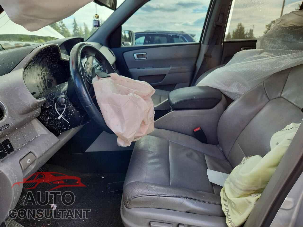 HONDA PILOT 2013 - 5FNYF4H90DB070598