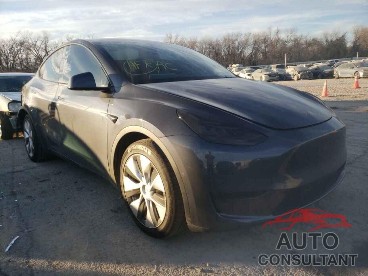 TESLA MODEL Y 2021 - 5YJYGDEEXMF105470
